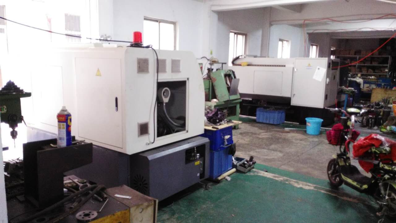 凱恩利數(shù)控車床36機（現(xiàn)場圖）