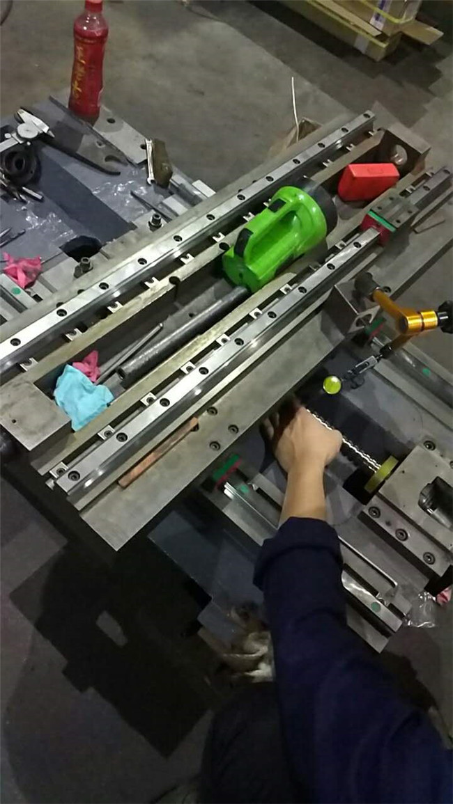 凱恩利46標(biāo)準(zhǔn)排刀機(jī)(X、Z軸結(jié)構(gòu)) 