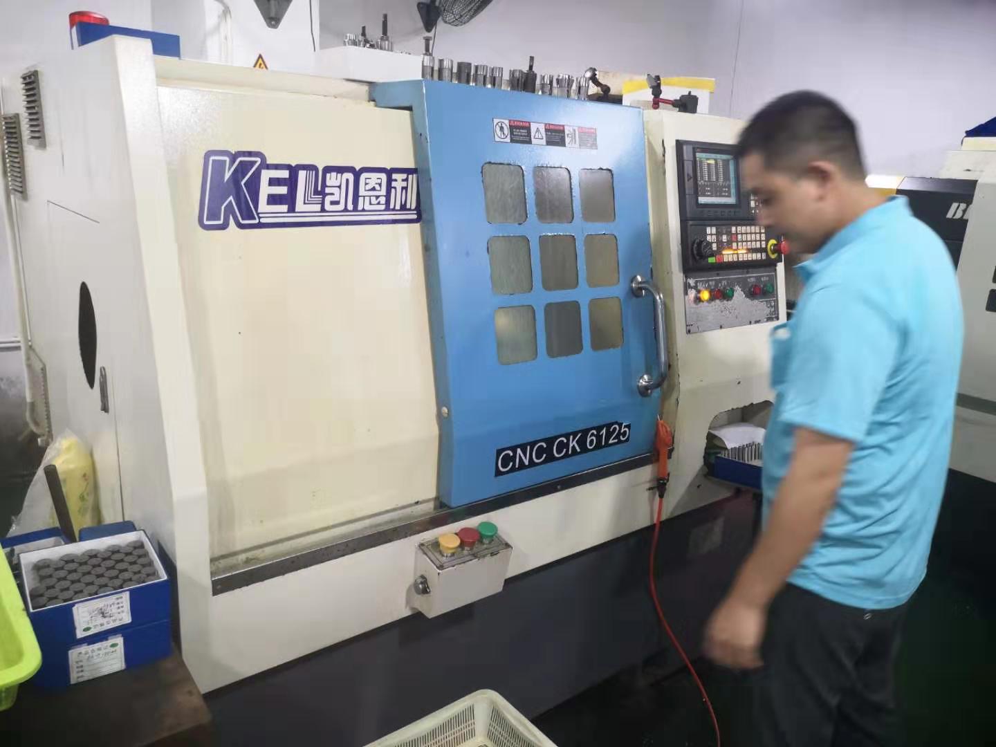 凱恩利 25標(biāo)準(zhǔn)排刀機 （楊師傅使用中）