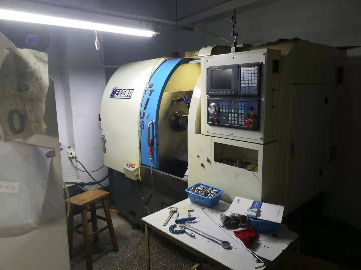 現(xiàn)在機(jī)器擺在一樓，總的有六~七臺(tái)機(jī)，六臺(tái)機(jī)是中山凱恩利機(jī)械的。其中36機(jī)5臺(tái)，46機(jī)1臺(tái)